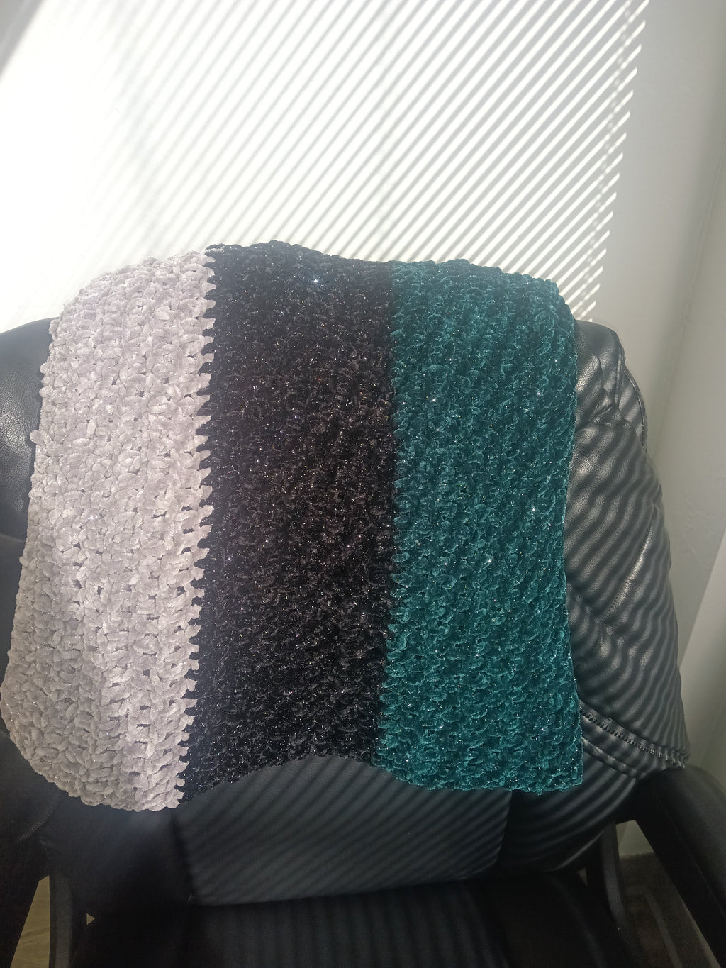 Sparkling Möbius Crochet Wrap – Silver, Black & Midnight Green