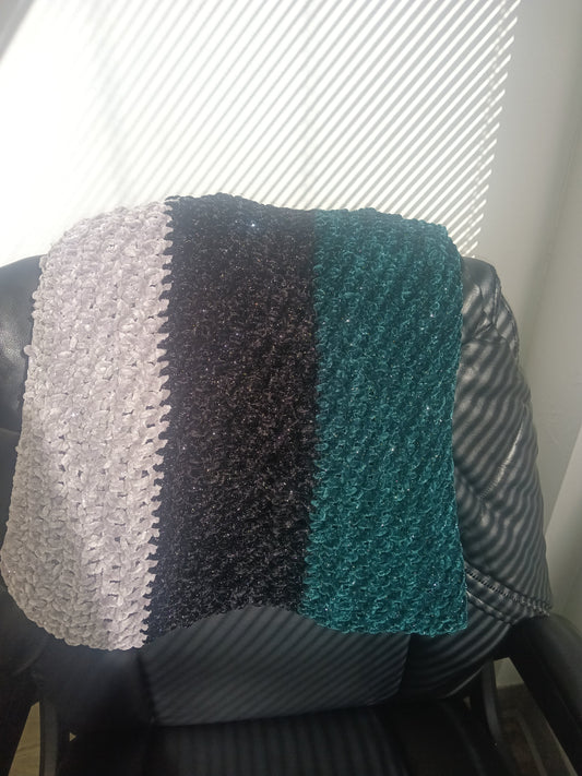 Sparkling Möbius Crochet Wrap – Silver, Black & Midnight Green